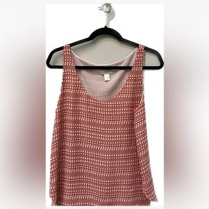 💕 Women’s LOFT sleeveless salmon top in size medium
